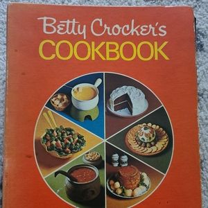 Betty Crocker Cookbook 5 ring recipe book